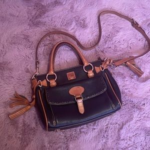 Dooney & Bourke black leather purse.